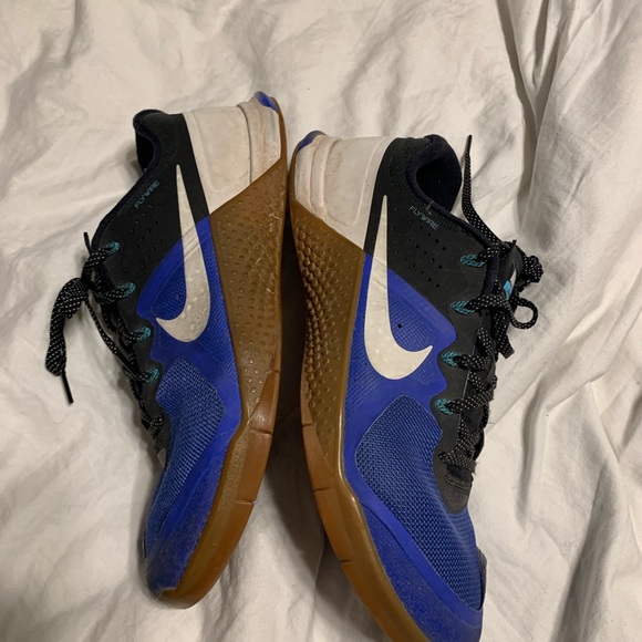 Nike Running Shoes Size 11 - Picture 2 of 2